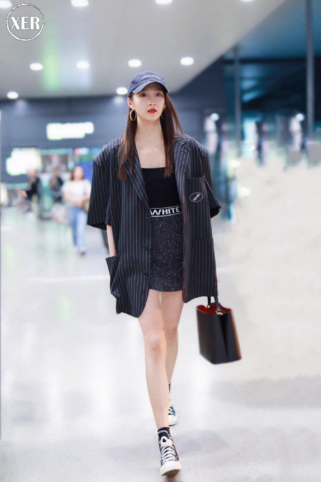 女星最新机场街拍，时尚潮流的新标杆亮相风采